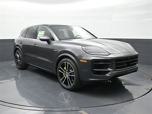 New 2026 Porsche Cayenne S image 29