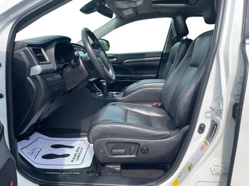 Used 2019 Toyota Highlander Limited AWD/4WD image 16