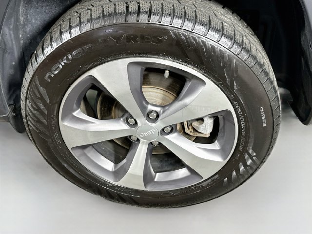 Used 2021 Jeep Cherokee Limited AWD/4WD image 29
