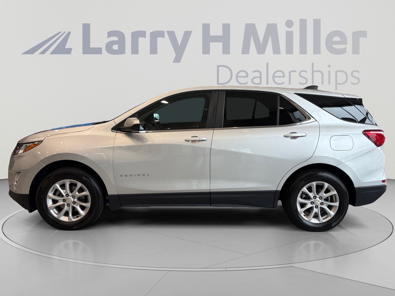 Used 2021 Chevrolet Equinox LT w/ Driver Convenience Package AWD/4WD image 2