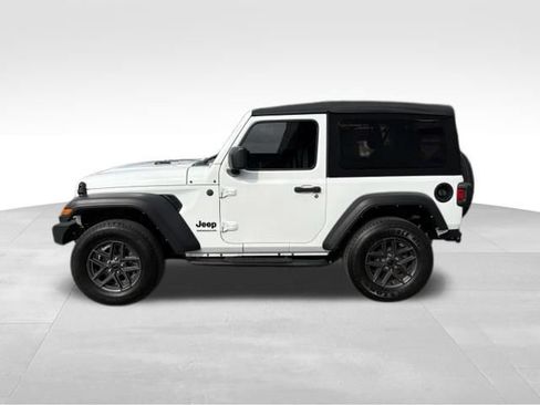 Used 2022 Jeep Wrangler Sport AWD/4WD image 12