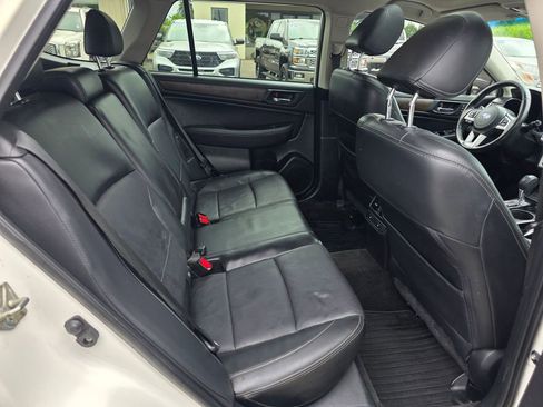 Used 2015 Subaru Outback 2.5i Limited AWD/4WD image 24