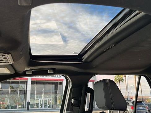 Used 2025 Toyota 4Runner TRD Off-Road Premium image 16