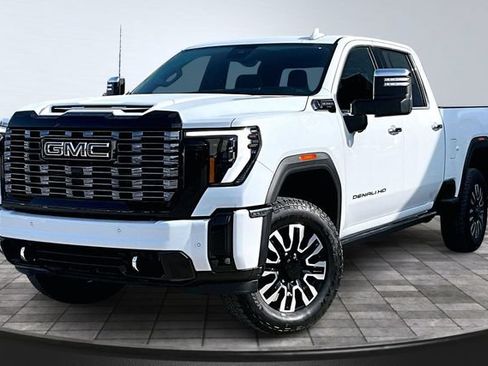 New 2026 GMC Sierra 2500 Denali Ultimate w/ LPO, Black Badging Package AWD/4WD image 2