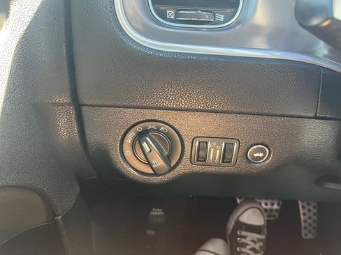 Used 2019 Dodge Charger R/T RWD image 21