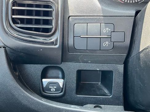 Used 2025 RAM ProMaster 2500 FWD image 18