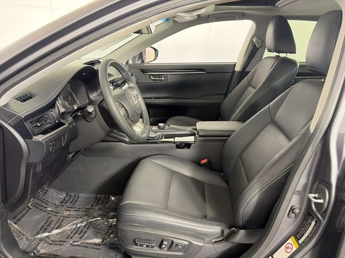 Used 2016 Lexus ES 350 350 w/ Accessory Package 2 image 6