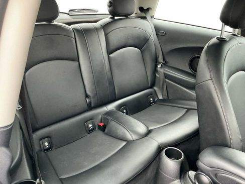 Used 2017 MINI Cooper 2-Door Hardtop image 23