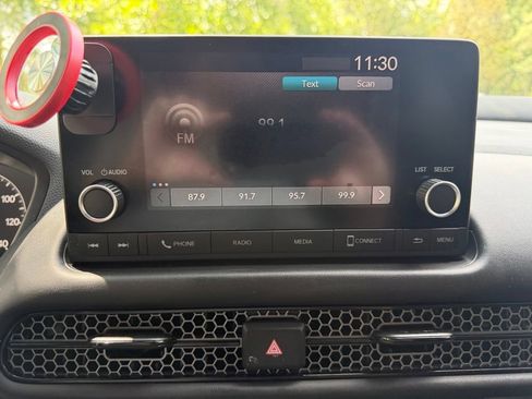 Certified 2025 Honda HR-V Sport image 23