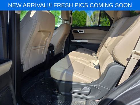 Used 2021 Ford Explorer XLT w/ Equipment Group 202A RWD image 15