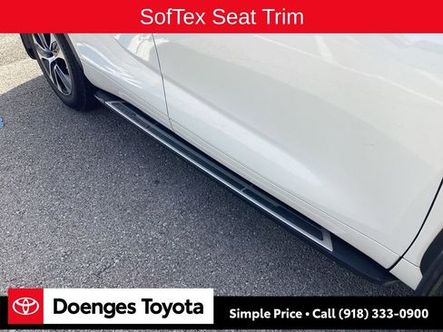 Used 2020 Toyota Highlander XLE image 11