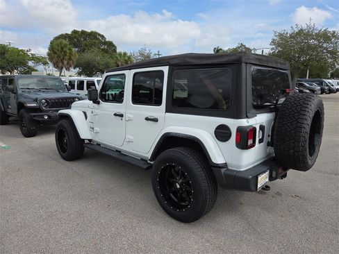 Used 2023 Jeep Wrangler Sahara w/ Cold Weather Group image 8