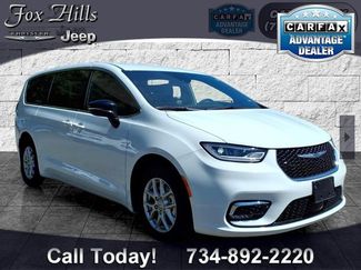 Used 2026 Chrysler Pacifica Select FWD video 1