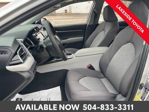 Used 2019 Toyota Camry LE image 37