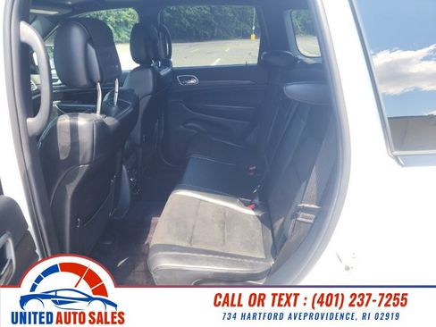 Used 2018 Jeep Grand Cherokee Altitude AWD/4WD image 10