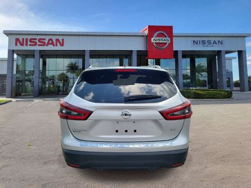 Certified 2022 Nissan Rogue Sport SV FWD image 6