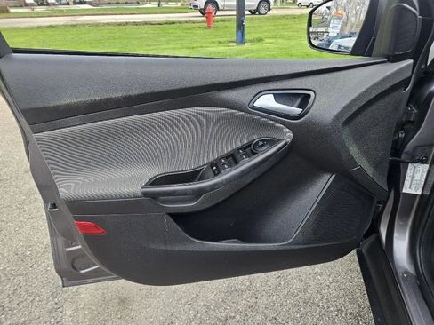 Used 2014 Ford Focus SE image 11