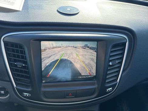 Used 2015 Chrysler 200 Limited w/ Convenience Group image 24