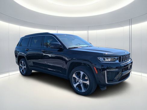 New 2026 Jeep Grand Cherokee L Limited AWD/4WD image 1