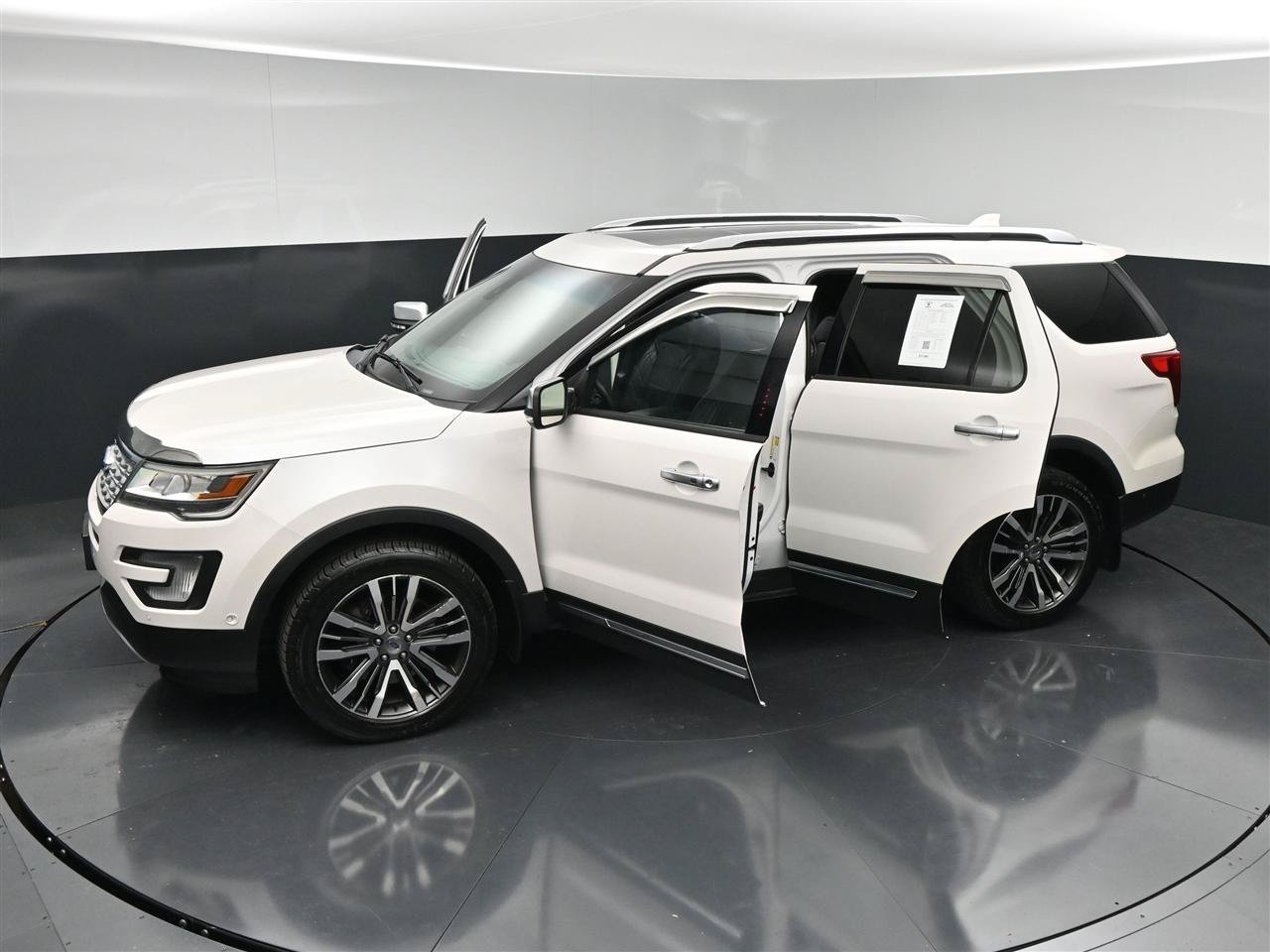 Used 2017 Ford Explorer Platinum AWD/4WD image 37