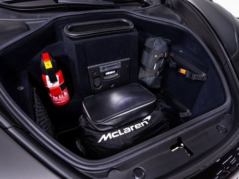 Used 2024 McLaren 750S image 22