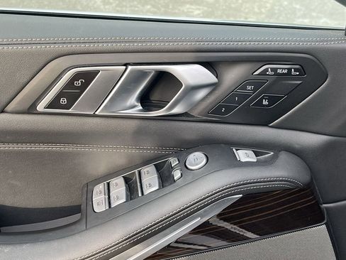 Certified 2024 BMW X7 xDrive40i w/ Premium Package image 13