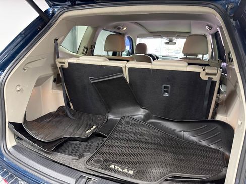 Used 2019 Volkswagen Atlas SEL R-Line AWD/4WD image 38