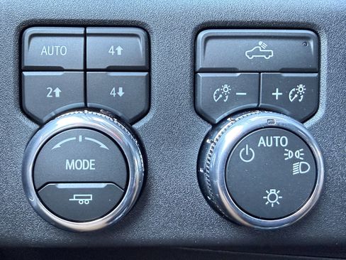 New 2026 GMC Sierra 1500 SLE image 35