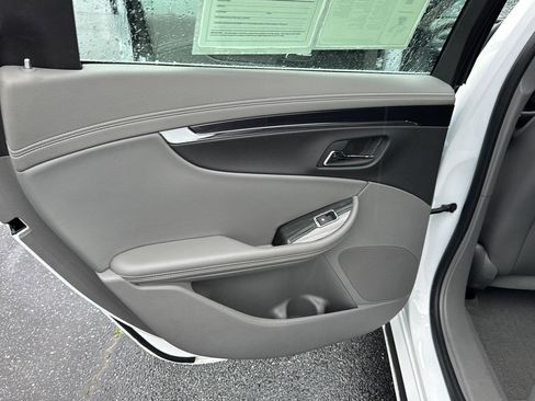 Used 2016 Chevrolet Impala LT w/ Leather Package image 15