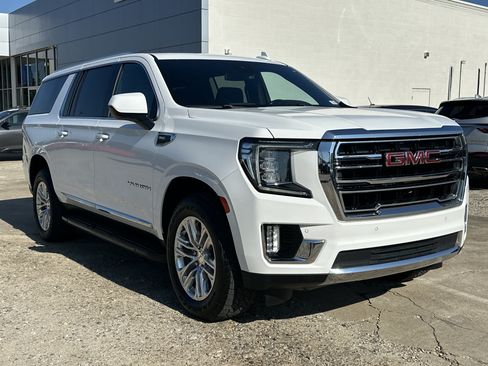 Certified 2024 GMC Yukon XL SLT RWD image 3