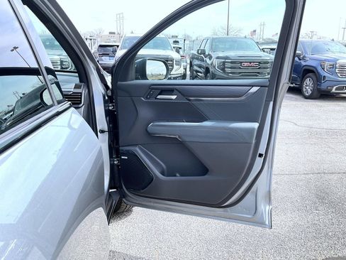 New 2026 GMC Acadia AT4 w/ Luxury Package AWD/4WD image 16