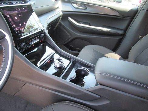 New 2026 Jeep Grand Cherokee Laredo w/ MOPAR Finishing Package RWD image 16