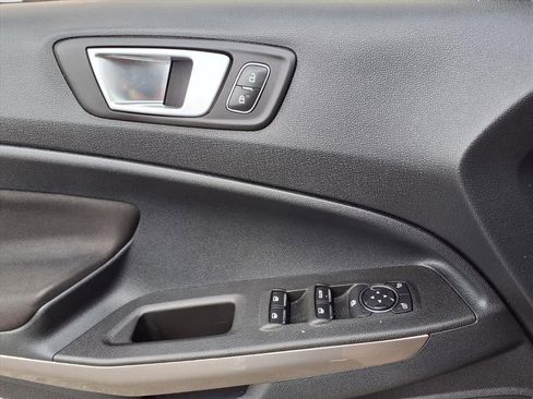 Used 2018 Ford EcoSport SE w/ SE Convenience Package image 28