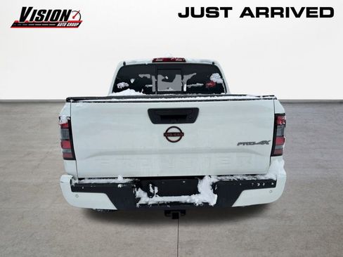 Used 2022 Nissan Frontier PRO-4X image 6