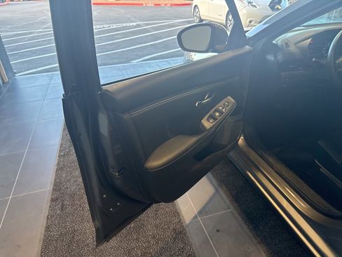 Used 2023 Nissan Sentra SV image 19