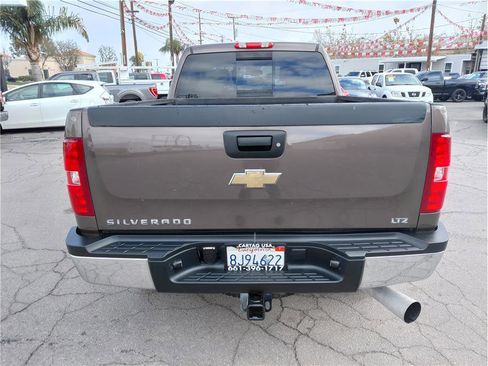 Used 2007 Chevrolet Silverado 2500 LTZ w/ EZ-Lift Tailgate Package image 10