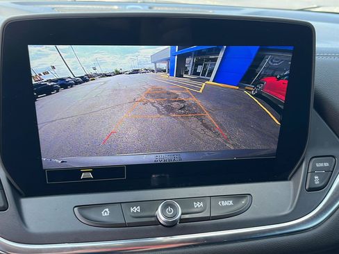 Used 2025 Chevrolet Blazer LT FWD image 13