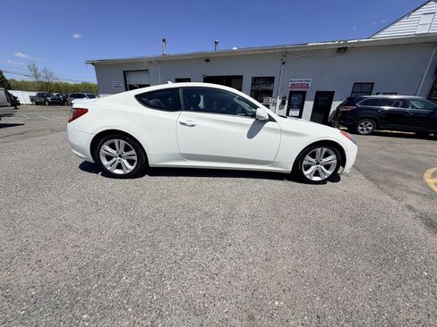 Used 2010 Hyundai Genesis 2.0T RWD image 10