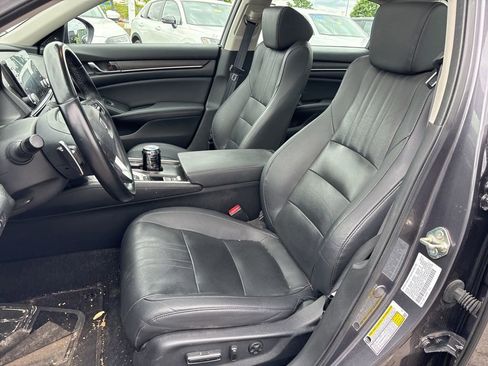 Used 2019 Honda Accord Touring image 16