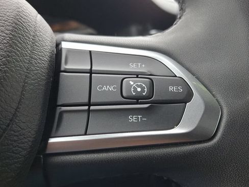 Used 2024 Jeep Compass Latitude AWD/4WD image 22