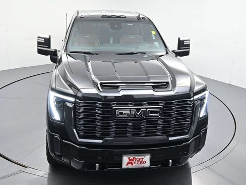 Used 2024 GMC Sierra 3500 Denali Ultimate AWD/4WD image 4