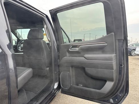 Used 2025 GMC Sierra 1500 SLT image 17