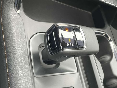 Used 2023 GMC Sierra 1500 AT4 w/ Technology Package image 6