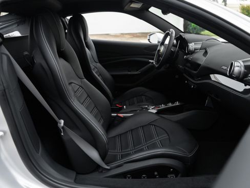 Used 2022 Ferrari F8 Tributo image 18