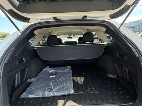 Used 2025 Subaru Outback Premium AWD/4WD image 26