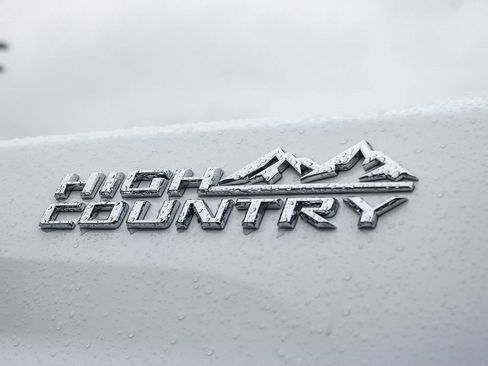 Used 2024 Chevrolet Silverado 2500 High Country w/ Technology Package image 12