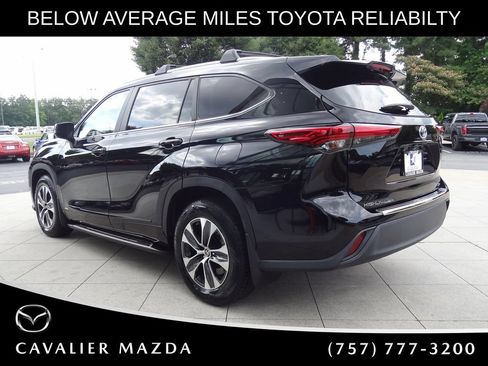 Used 2023 Toyota Highlander XLE AWD/4WD image 6
