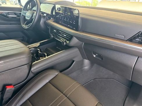 Used 2026 Chevrolet Tahoe High Country w/ Sun And Tow Package AWD/4WD image 12
