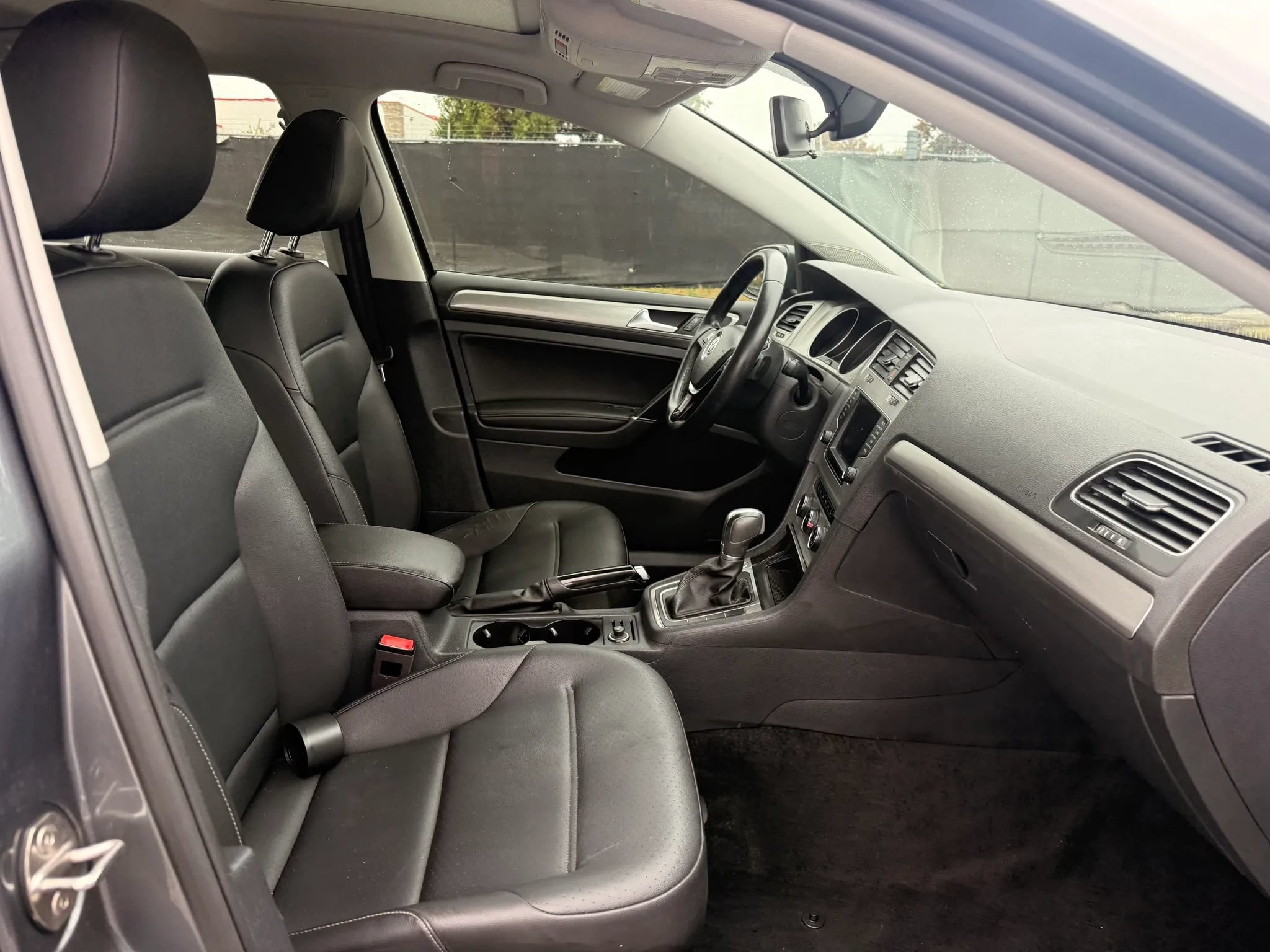 Used 2017 Volkswagen Golf Wolfsburg Edition FWD image 18