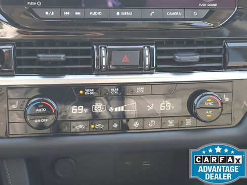 Used 2025 Nissan Pathfinder SV image 34